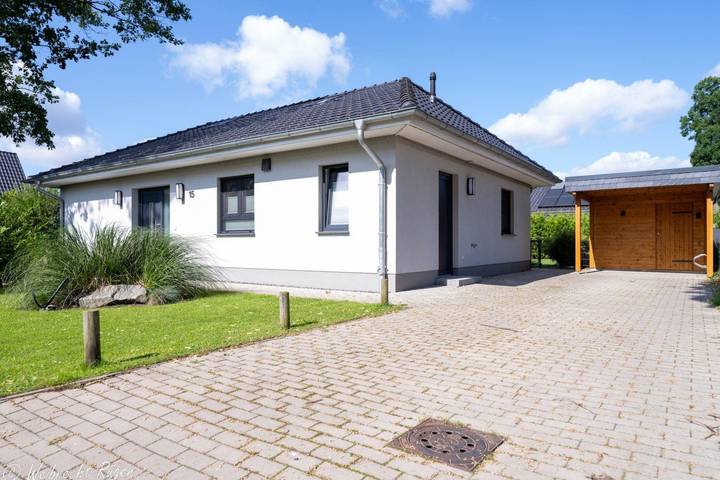 Ferienhaus für 4 Personen, mit Garten und Sauna sowie Terrasse, mit Haustier in Garz/Rügen