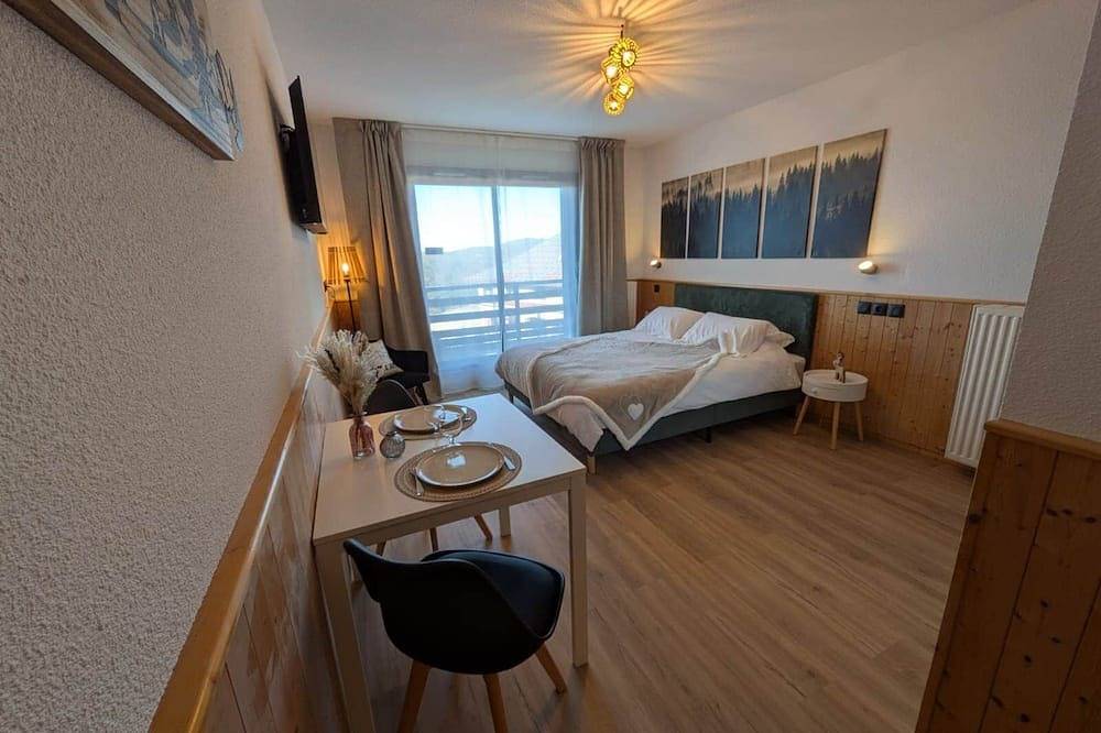 Entire apartment, Juracîmes Duo apartment for 2 people in Mijoux, Gex