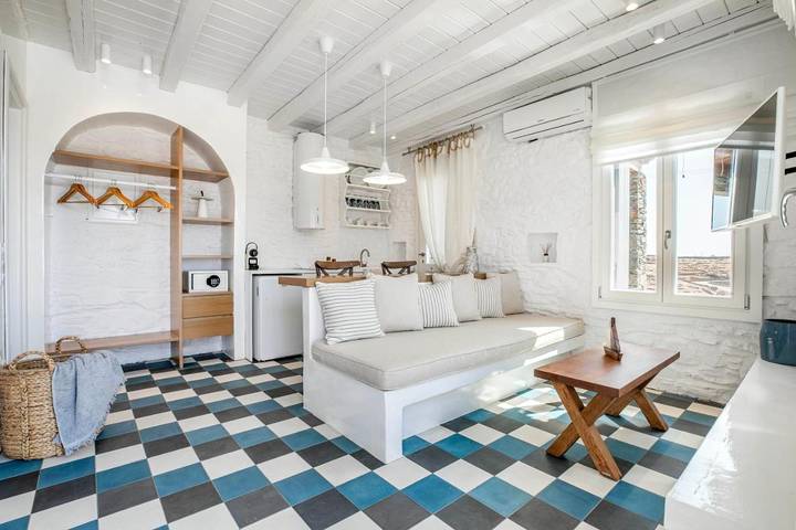 Location de vacances pour 2 personnes, avec piscine et jardin ainsi que vue et balcon dans Κανάλα - 4