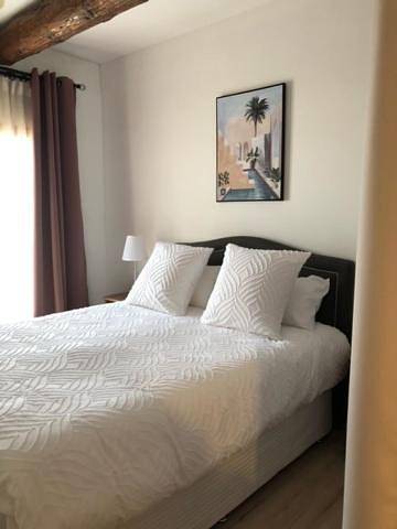 Gîte pour 4 personnes, avec jardin et piscine à Pouzolles - 3