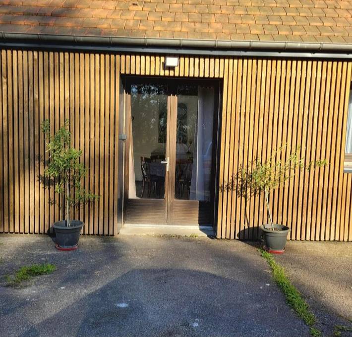 Gîte pour 4 personnes, avec terrasse et vue, animaux acceptés dans Camelin