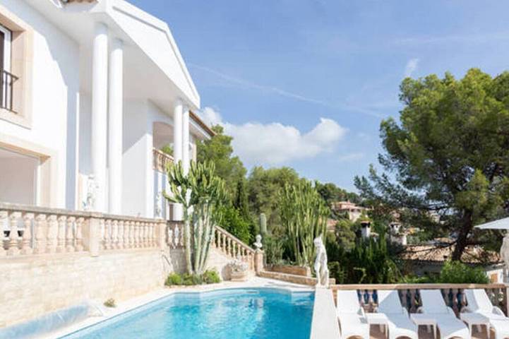 Ferienhaus für 10 Personen, mit Balkon und Sauna sowie Whirlpool und Garten in Bendinat