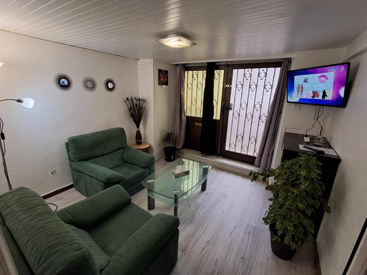 Appartement entier, Double Room with Extra Bed in Vandœuvre-lès-Nancy, Région de Nancy