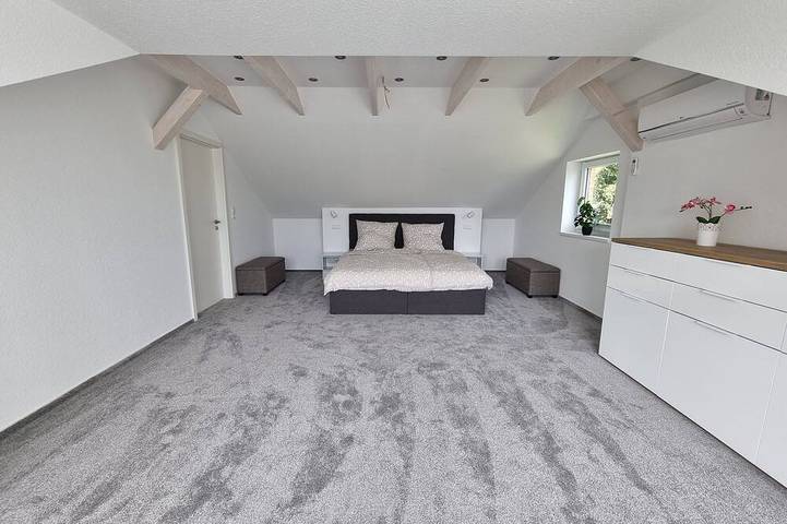 Ganze Wohnung, 90 qm Fewo für 2 Gäste im neu ausgebautem Dg mit seperatem Eingang in Klausdorf (Kiel), Schwentinental