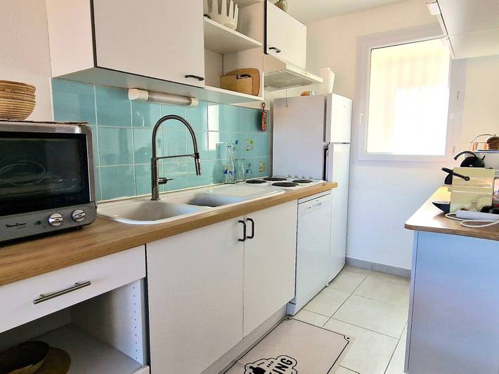 Gîte pour 4 personnes, avec terrasse dans Plage des Elmes - 2