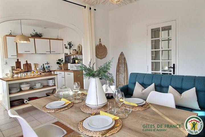 Gîte pour 2 personnes, avec Terrasse ainsi que Jardin et Vue à Binic - 3