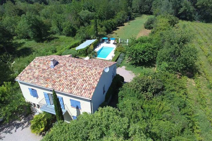 Location de vacances pour 14 personnes, avec jardin à Le Thoronet