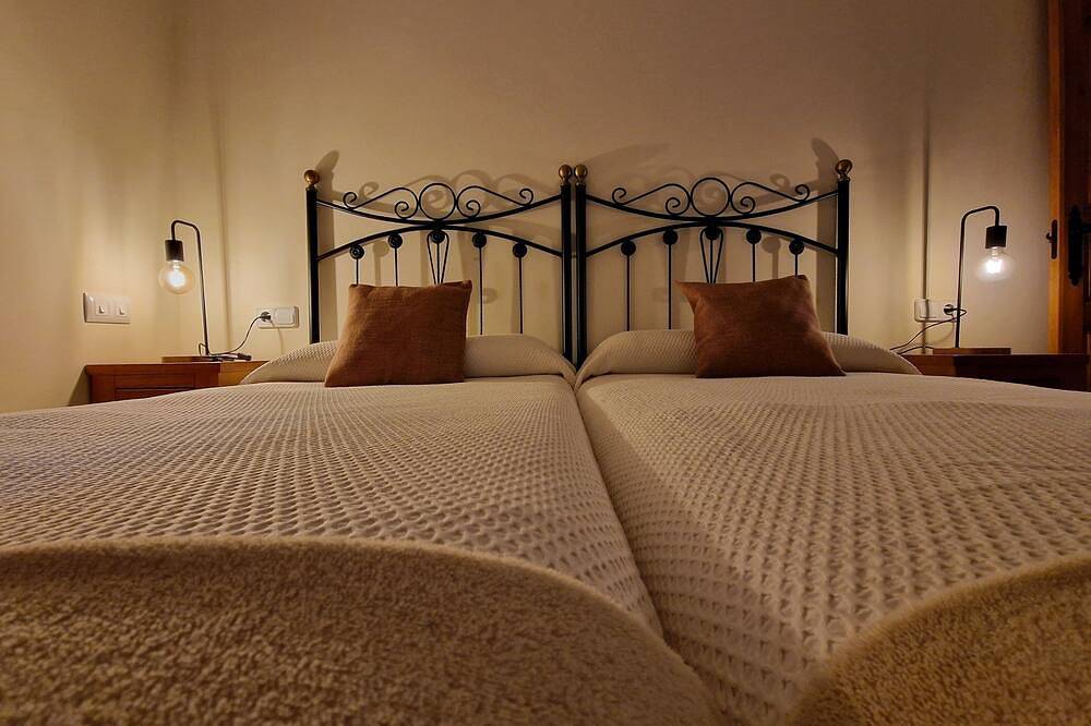 Appartement entier, Appartement-Cottage-Sdb privée avec douche-Vue sur le bois in Espinama, Camaleño