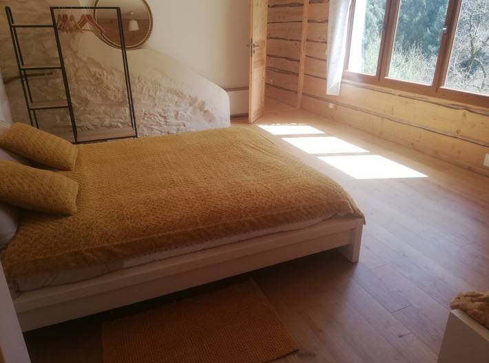 Gîte pour 6 personnes, avec terrasse et jardin