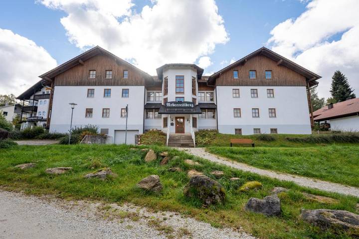 Ferienwohnung für 4 Personen, mit Balkon und Sauna sowie Seeblick und Ausblick