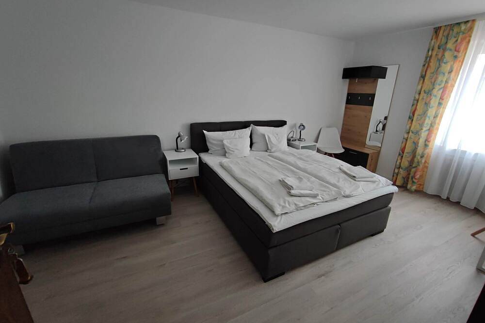 Familienzimmer mit eigenem Bad in Rastatt, Nordschwarzwald
