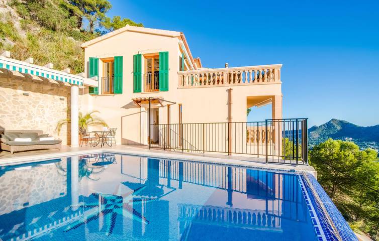 Apartamento con vistas al mar, terraza y piscina - ¡a 1,5 km de la playa! in Costa de Canyamel, Capdepera