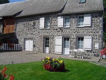 Gîte pour 5 personnes, avec jardin à Saulzet-le-Froid