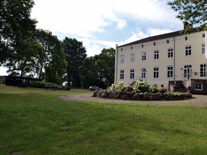Schloss für 3 Personen, mit Garten, mit Haustier in Biendorf - 3