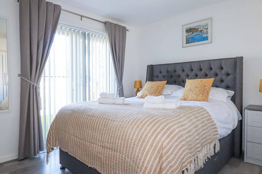 Palm View, pet friendly, character holiday cottage in Holywell Bay in Holywell Bay, Cornwall