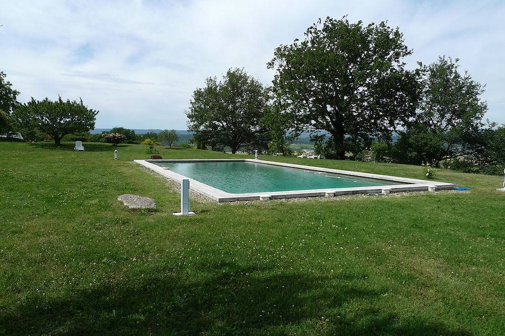 Authentic Stone Mas In The Heart Of Luberon, Pool, View, Barbecue in Lacoste, Parc naturel régional du Luberon