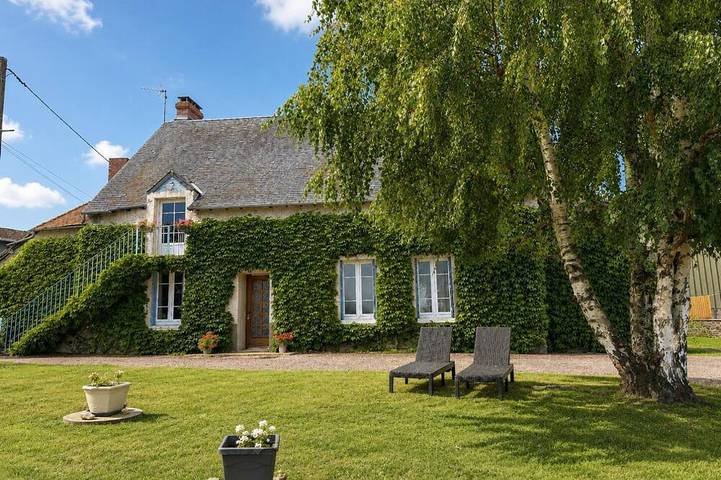 Gîte pour 10 personnes, avec Jacuzzi et Jardin à Archignat