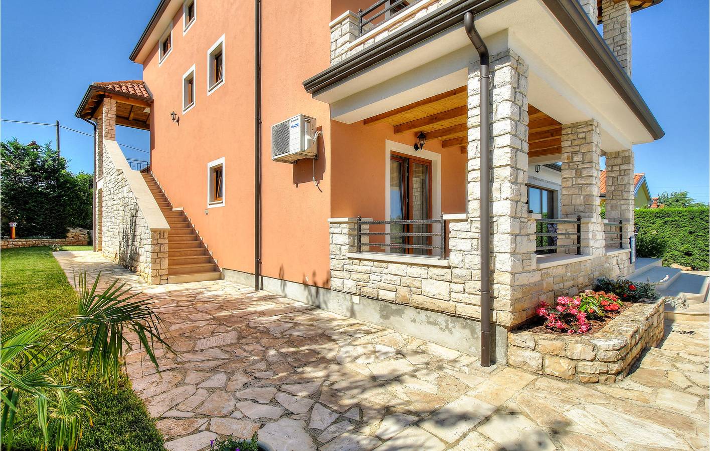 Charmant appartement de 2 chambres avec terrasse près de Plovanija et de la rivière Dragonja in Buje, Région d'Umag