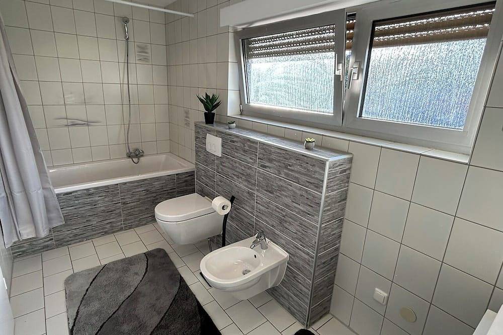 Ganze Wohnung, Stielvolle Etagenwohnung in bester Lage in Main-Kinzig-Kreis