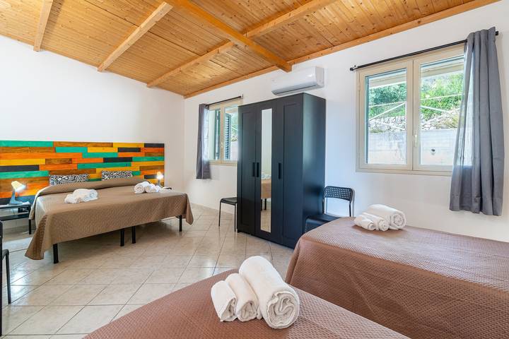 Gîte pour 5 personnes, avec jardin, animaux acceptés à Noto