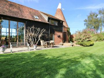 Log Cabin for 12 People in Tenterden, High Weald, Photo 1