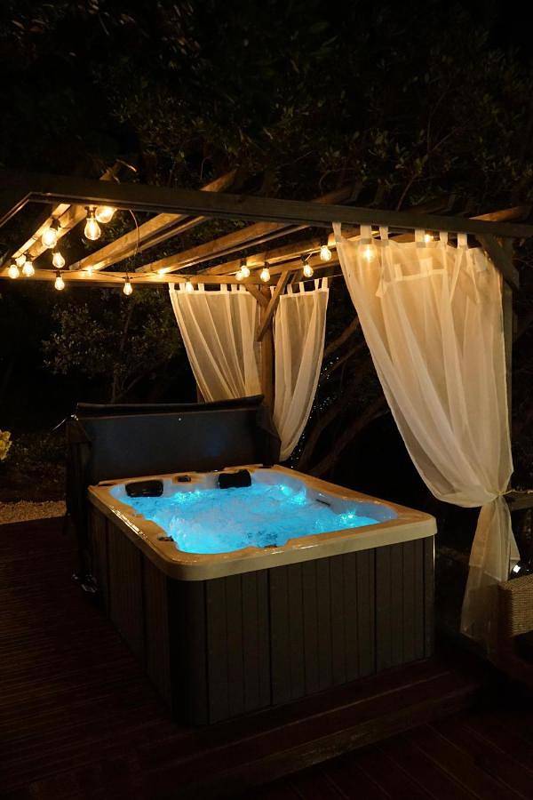 Location de vacances pour 4 personnes, avec jardin ainsi que jacuzzi et terrasse à Puget-Ville - 2