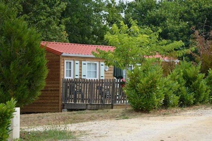 Camping pour 3 personnes dans Périgord Noir