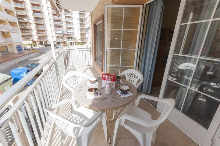 Ferienwohnung für 6 Personen, mit Terrasse in Gandia