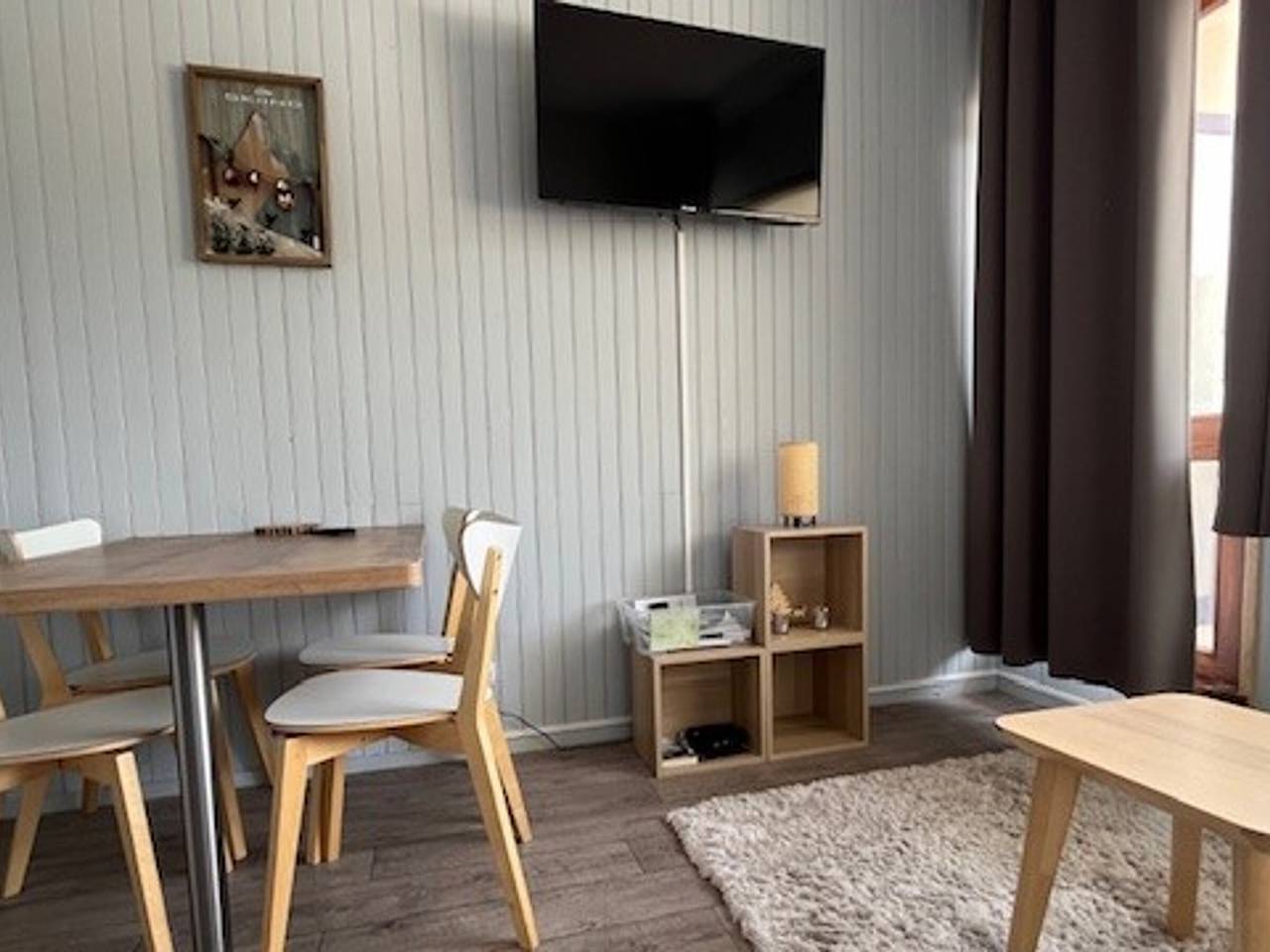 Entire studio, Modern studio in Super Besse, lake Hermines view in Super Besse, Besse-et-Saint-Anastaise