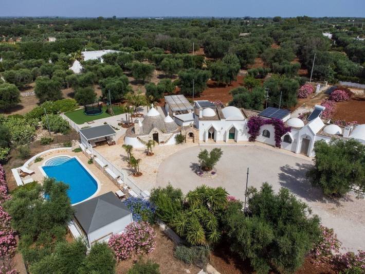 Agriturismo per 10 persone, con piscina e giardino a San Vito dei Normanni