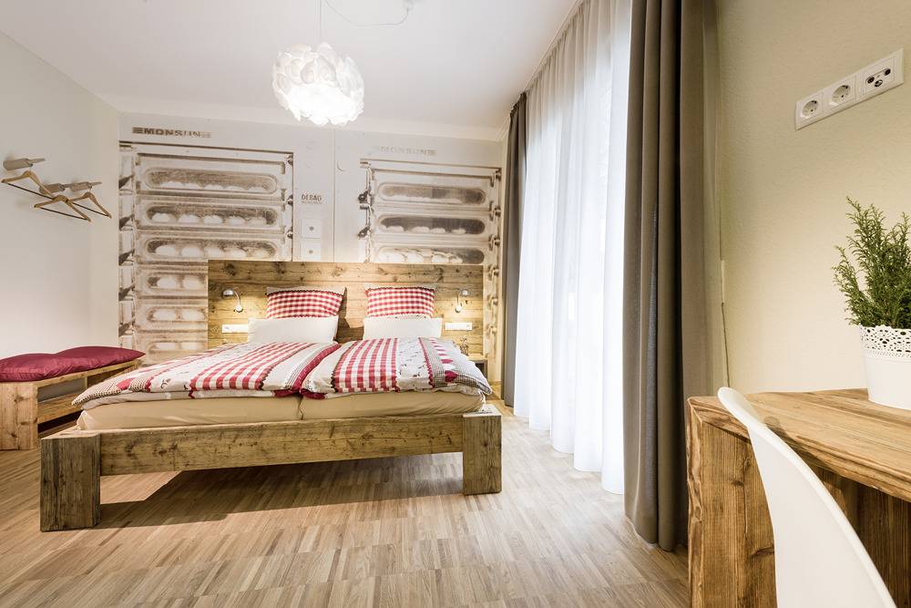 Webers "alte" Backstube - Doppelzimmer "Backofen" in Friedrichshafen, Region Bodensee-Oberschwaben