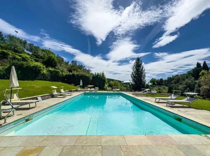 Agriturismo per 4 persone, con piscina, con animali domestici in Loro Ciuffenna