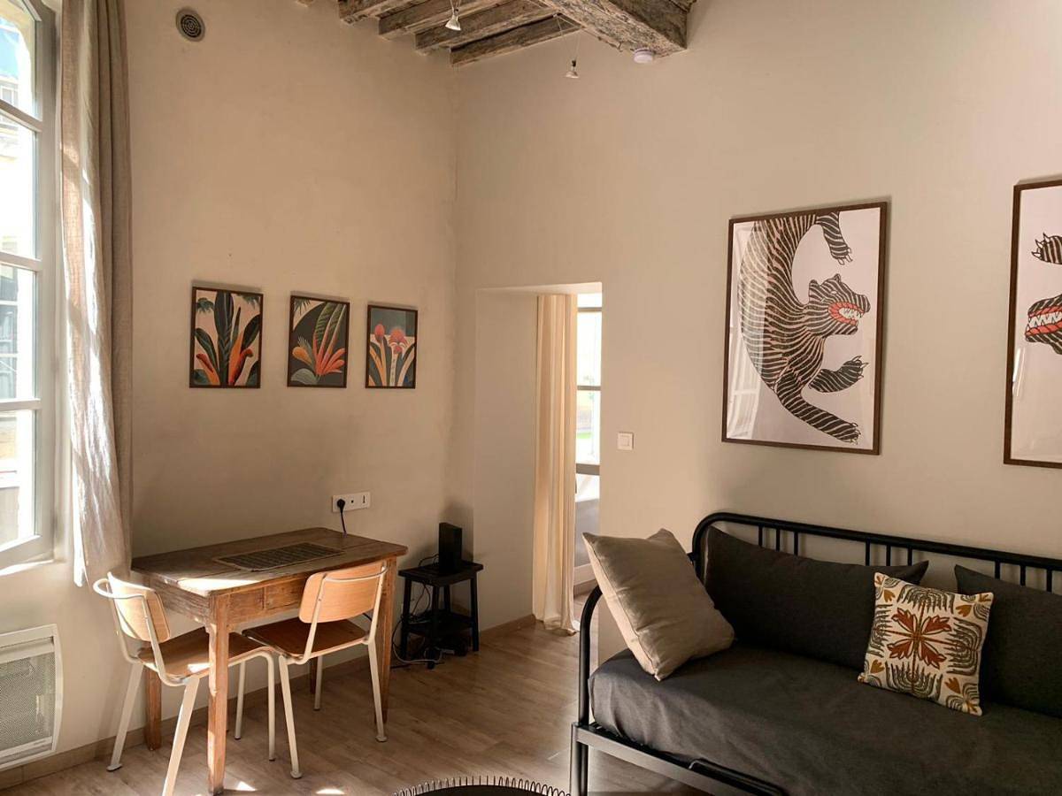 Appartement entier, One-Bedroom Apartment in Uzès, Région de Nîmes