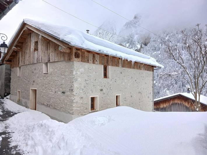 Gîte pour 10 personnes, avec Balcon et Terrasse ainsi que Jardin et Vue à Planay - 3