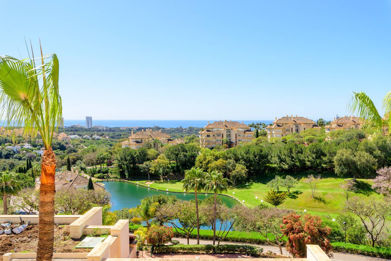 Entire apartment, Elviria Hills Penthouse – Idyllic Golf & Sea View Oasis in Marbella in Marbella East, Marbella
