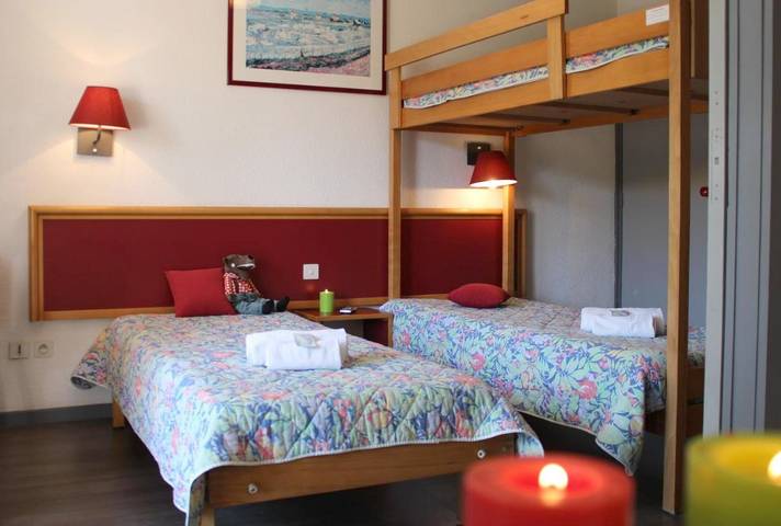 Parc de vacances pour 4 personnes, avec piscine et terrasse à Bitsch - 4