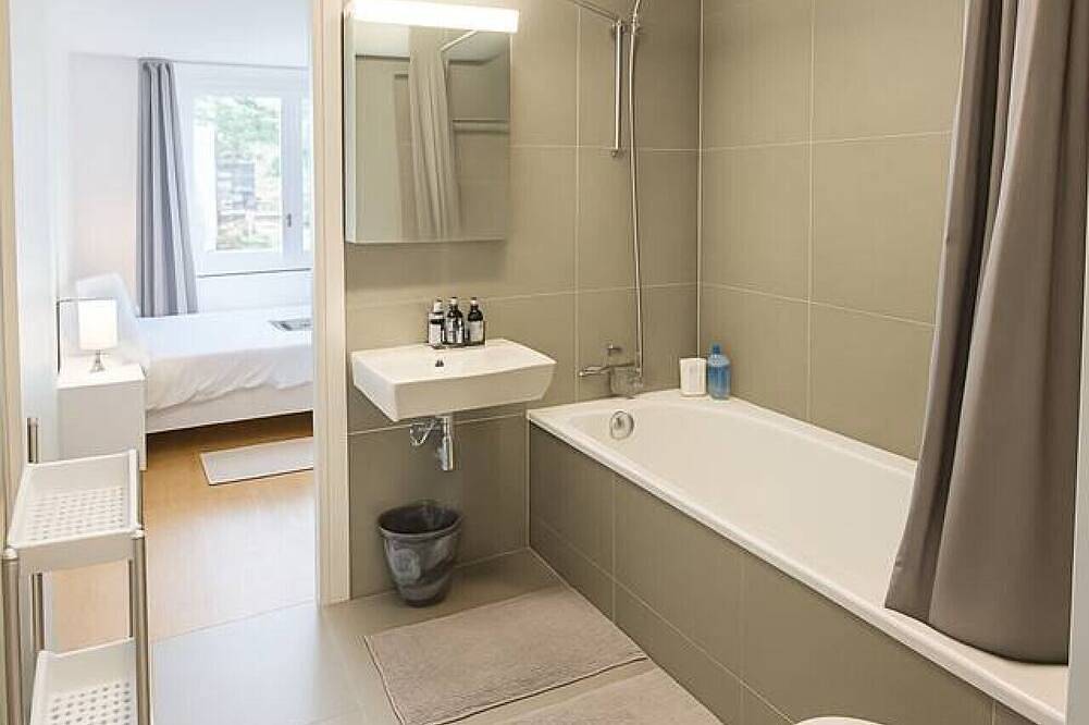 Appartamento intero, Montchoisi 2.5 Apt Near Gare/Ouchy Smart Lock in Losanna, Lago Lemano