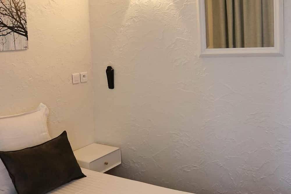 La Villa Roseraie , Hotel Familial Ouvert Toute L Annee. Animaux Acceptes in Vence, Cannes og omegn