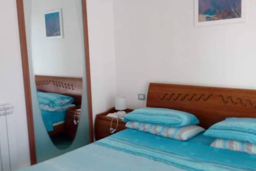 Appartamento intero, Margie's House Procida - Appartamento con Spa privata e piscina condominiale. in Procida, Napoli e dintorni
