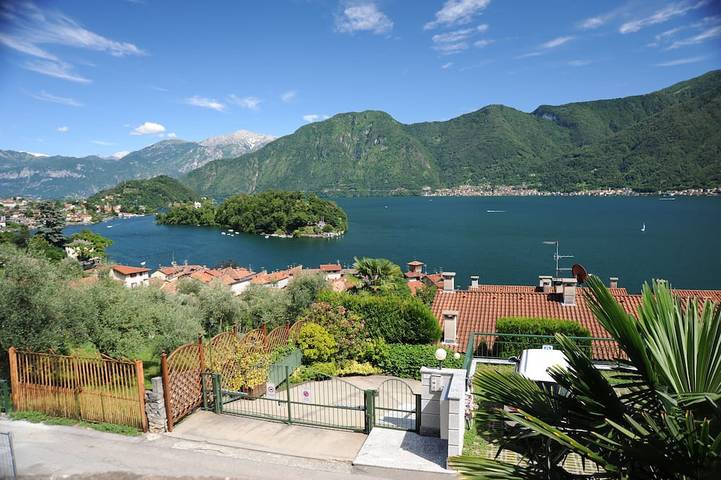 Ferienwohnung für 3 Personen, mit Balkon und Garten sowie Pool