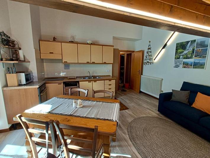 Gîte pour 4 personnes, avec balcon et vue à Malè