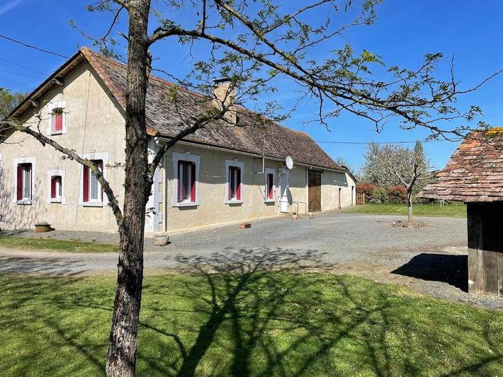 Location de vacances pour 6 personnes, avec terrasse à Saint-Laurent-des-Hommes - 4