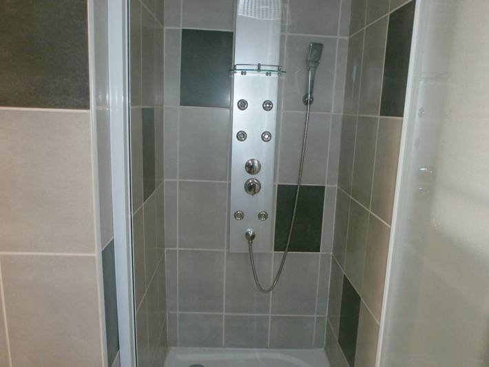 Location de vacances pour 5 personnes, avec piscine ainsi que jardin et vue à Jonquerettes - 2