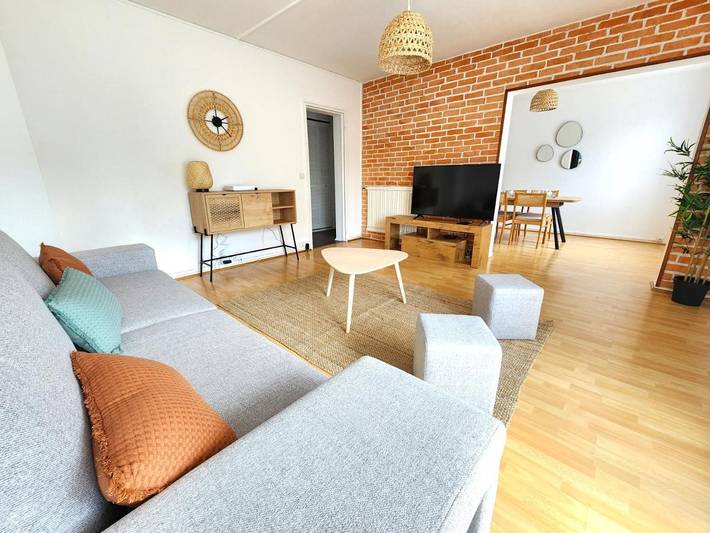 Location de vacances pour 4 personnes, avec Balcon et Terrasse à Mérignac