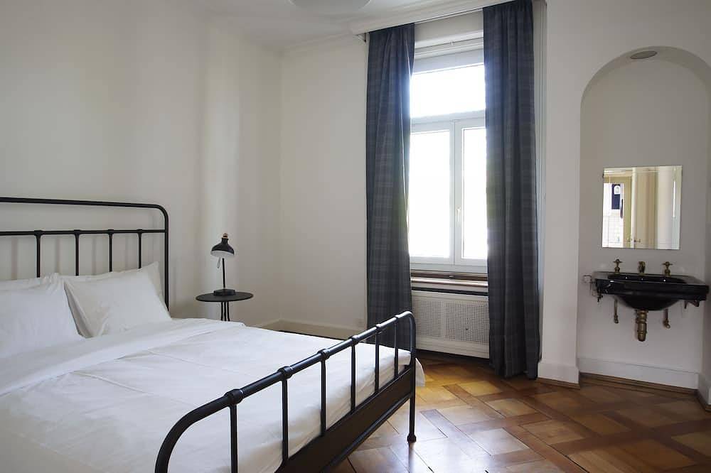 Entire apartment, Reliving – Historic City Apartment in Lucerne, Lake Lucerne