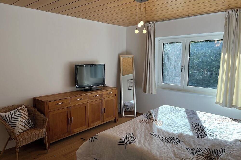 Ganze Wohnung, Moderne Ferienwohnung in Marbach am Neckar in direkter Näher der Schillerhöhe in Marbach am Neckar, Landkreis Ludwigsburg
