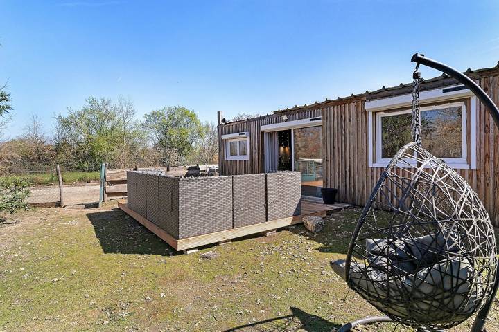 Location de vacances pour 7 personnes, avec jacuzzi ainsi que sauna et jardin dans Les Églisottes-et-Chalaures