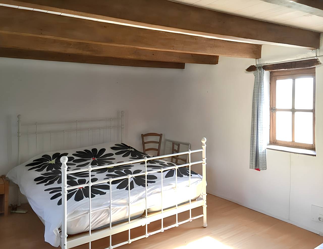 Encantadora casa en Charron con piscina compartida in Región de Aubusson