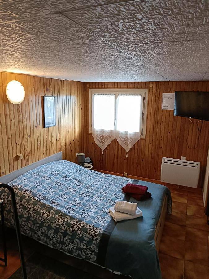 Gîte pour 2 personnes, avec jardin et vue à Felletin - 2