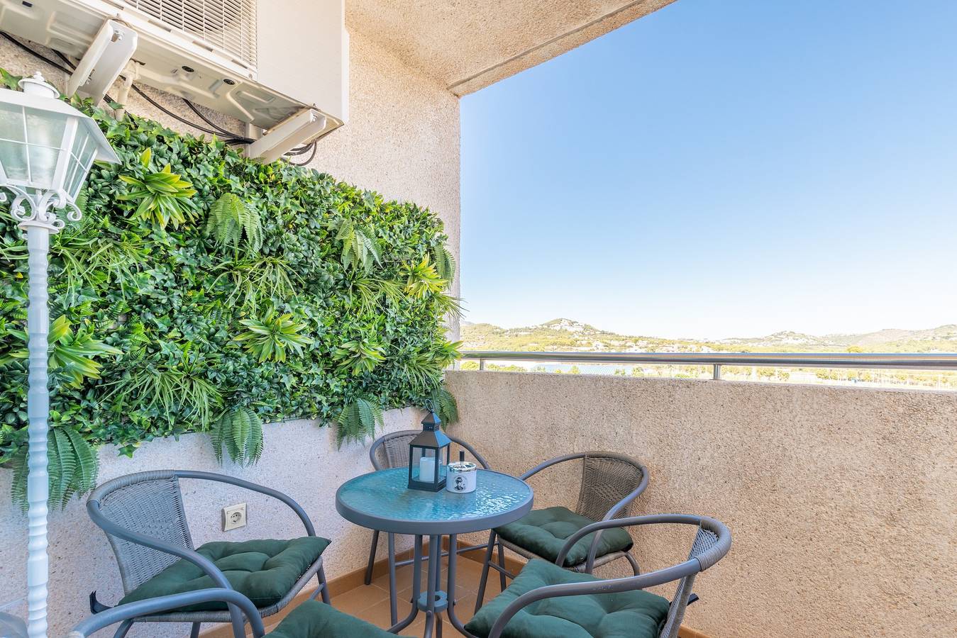 Hel lejlighed, Apartment "Calpe Vacaciones" Close to the Beach with Shared Pool & Wi-Fi in Calpe Old Town, Calpe